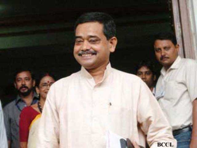 3372-pranab-mukherjees-son-abhijit-mukherjee-wins-jangipur-lok-sabha-seat (1)